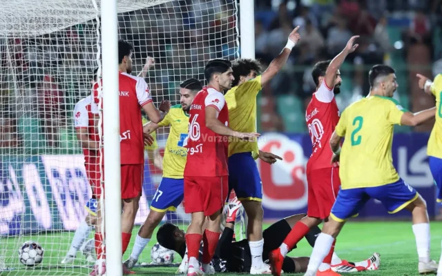 داور گل نفت را به نام ابرقویی زد/ اوج بدشانسی برای مدافع پرسپولیس، ثبت گل بخودی!