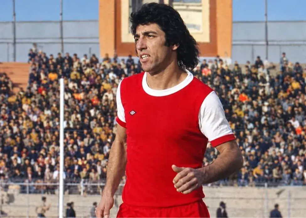 هیچکس از او خبر ندارد؛/ متفاوتترین بازیکن تاریخ پرسپولیس، زنده شد!