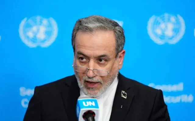 عراقچی: نتانیاهو با جان آمریکایی‌ها قمار می‌کند