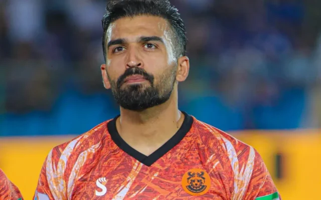 عجیب‌ترین اتفاق این هفته فوتبال ایران/ گفتگو با بازیکن اخراجی لیگ که از زمین بیرون نرفت!