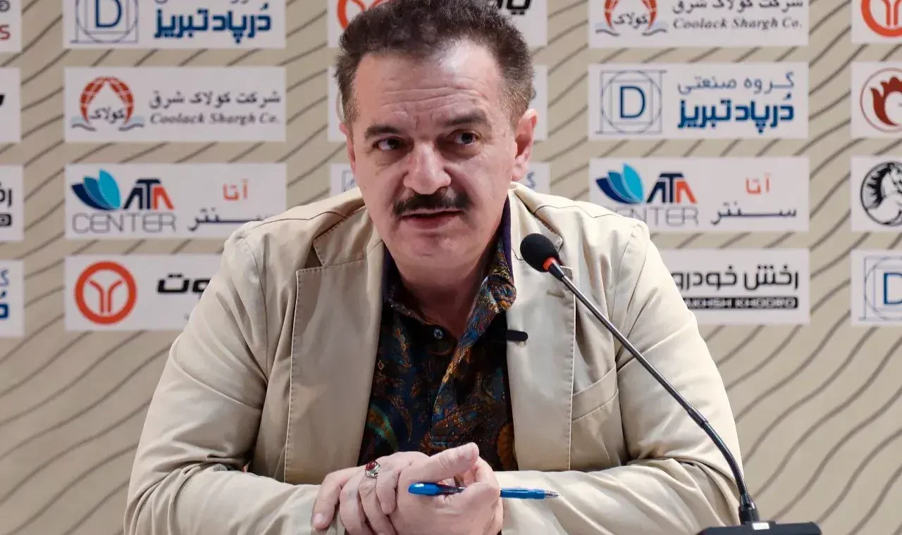متحد بودن را در عمل نشان بدهید/ شفافسازی زنوزی درباره هواپیمای استقلال