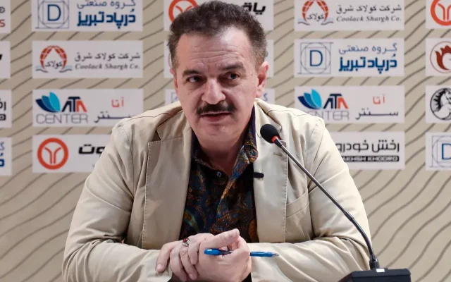 متحد بودن را در عمل نشان بدهید/ شفاف‌سازی زنوزی درباره هواپیمای استقلال