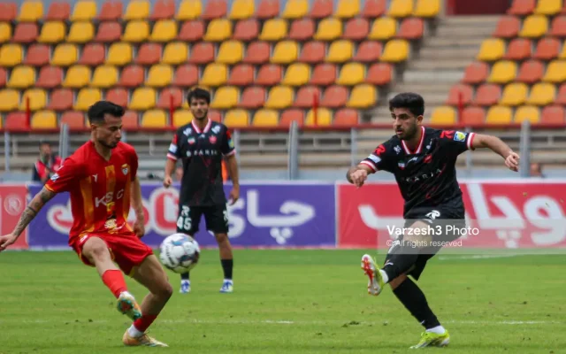 بازی حساس برای صدرنشینی/ گزارش زنده: پرسپولیس ۰ – فولاد ۰
