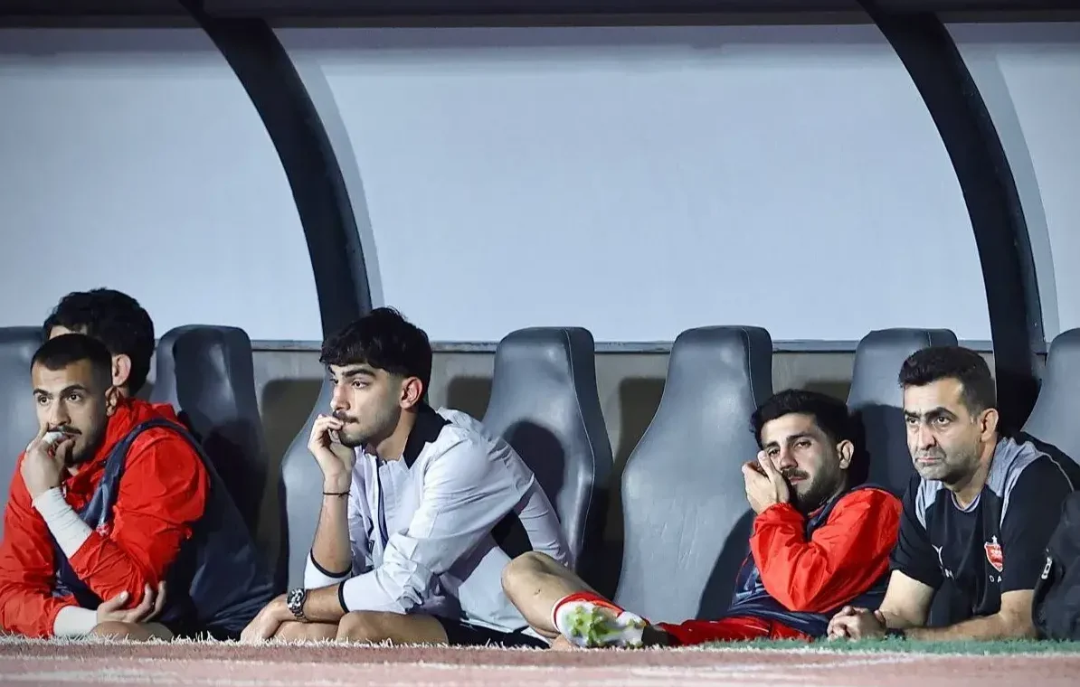 شعار «بی‌غیرت، بی‌غیرت» جای تشویق ایسلندی را گرفت/ تماشاگران پرسپولیس و تغییر موضع ۱۸۰ درجه‌ای!