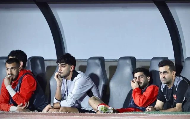 شعار «بی‌غیرت، بی‌غیرت» جای تشویق ایسلندی را گرفت/ تماشاگران پرسپولیس و تغییر موضع ۱۸۰ درجه‌ای!