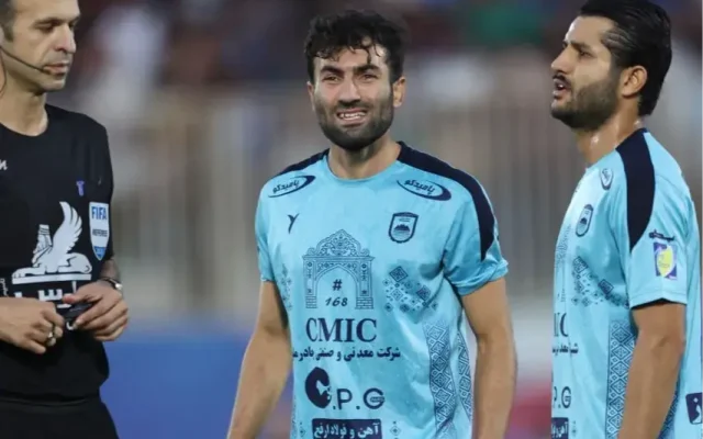چادرملو برای من مثل خانواده است/ صادقیان: رد شدن پنالتی بازی استقلال سخت‌گیرانه بود