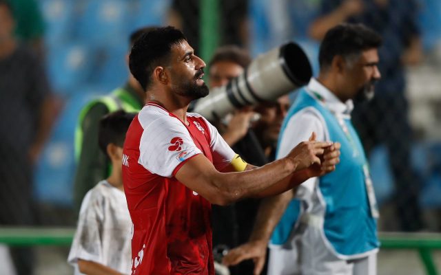 نیازی به تگ شدن نیست؛/ واکنش جالب کاپیتان پرسپولیس به جایزه هری کین! (عکس)
