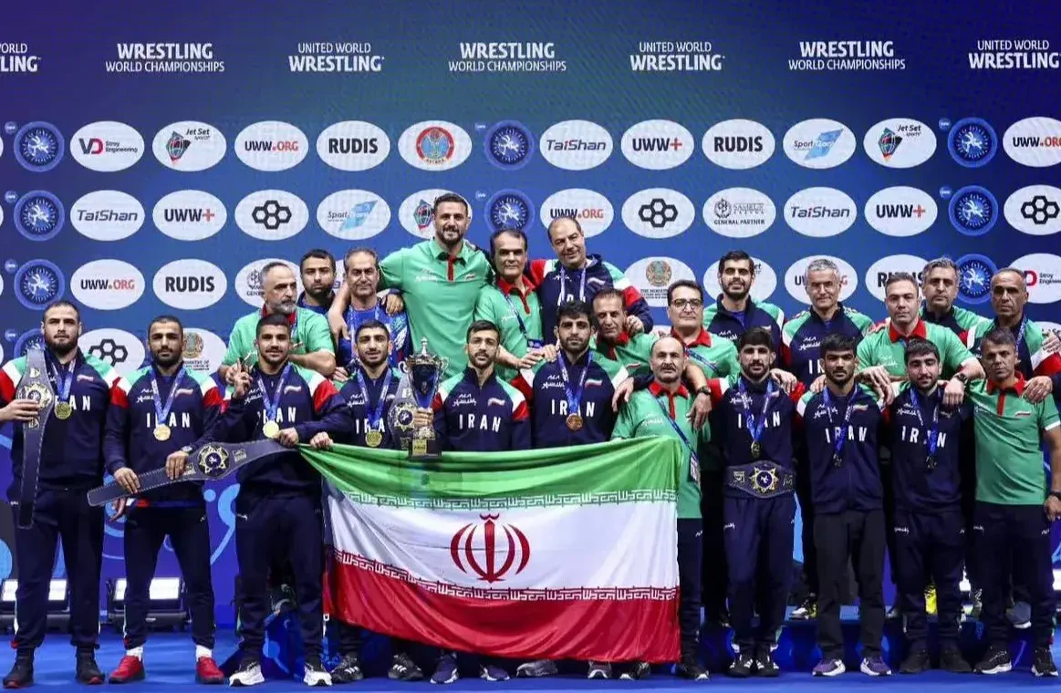 ستاره کشتی ایران در جشن قهرمانی شرکت نکرد!