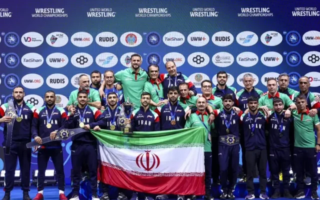 ستاره کشتی ایران در جشن قهرمانی شرکت نکرد!