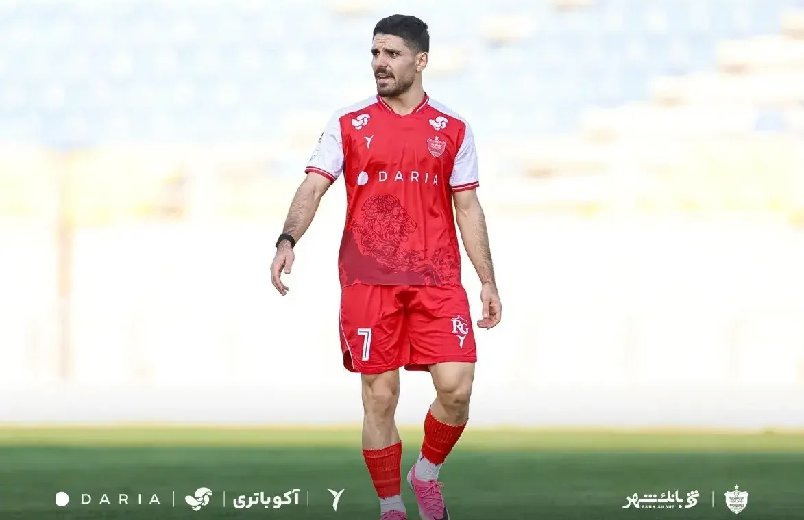 محمد عمری همچنان روی نیمکت؛/ هفت پرسپولیس، به دنبال یک گوشه چشم مهدی تارتار!