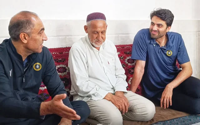 شماره ۱۹ سپاهان به صابر کاظمی رسید(عکس)