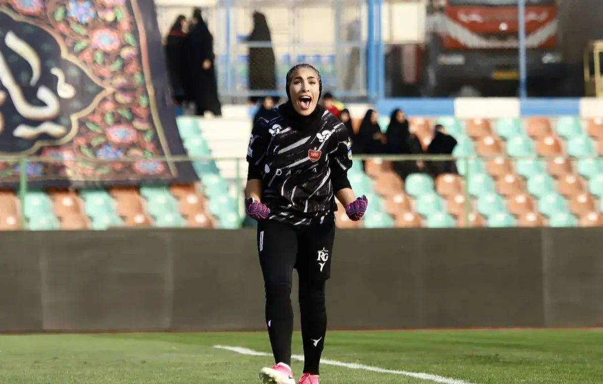 فریاد زهرا جلوی استقلالی‌ها: فقط پرسپولیس