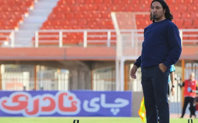 وضعیت عجیب سرمربی معروف: نه استعفا، نه اخراج!