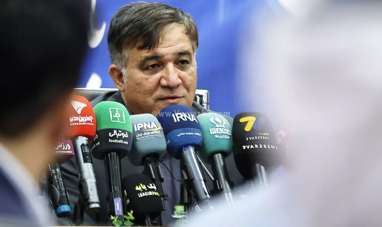 تاجرنیا: خدا نگهدار دیگر به من زنگ نزنید!