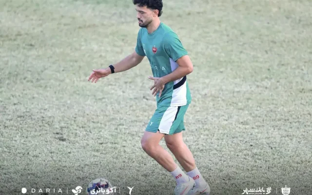 ترکیب جذاب خط دفاعی؛/ حضور یک زوج جوان در بازی امروز پرسپولیس!